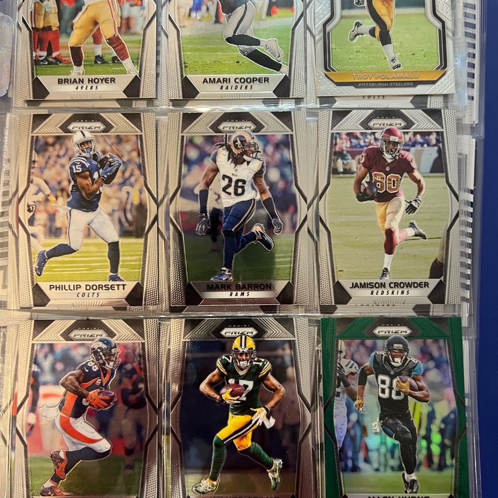 Football Cards - Picture 12 of 12